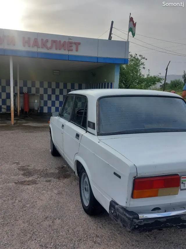Lada (ВАЗ) 2107 2005 · 1.6 MT