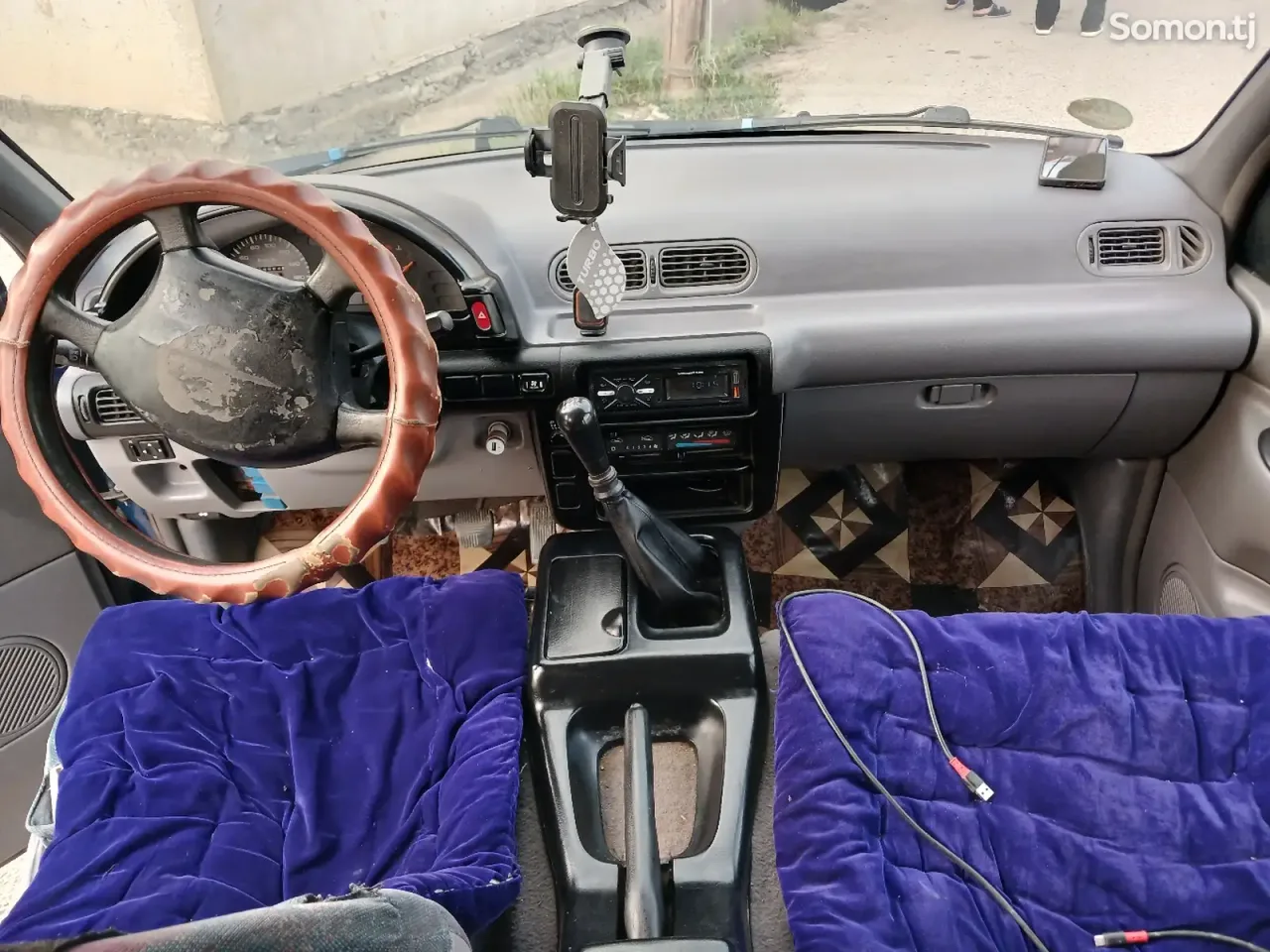 Nissan Serena 1999 · 1.6 MT