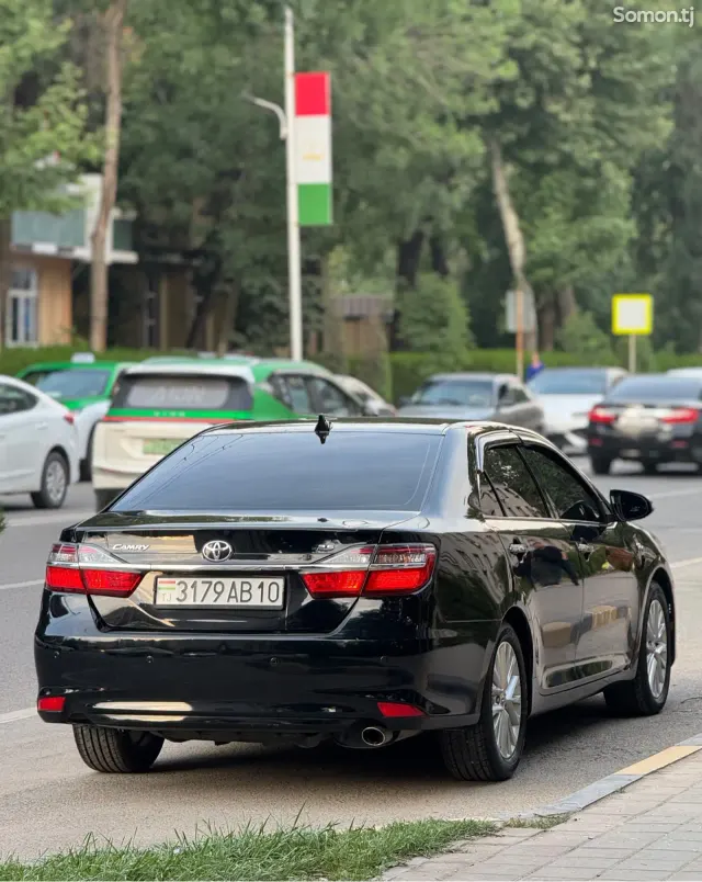 Toyota Camry 2015 · 2.5 AT