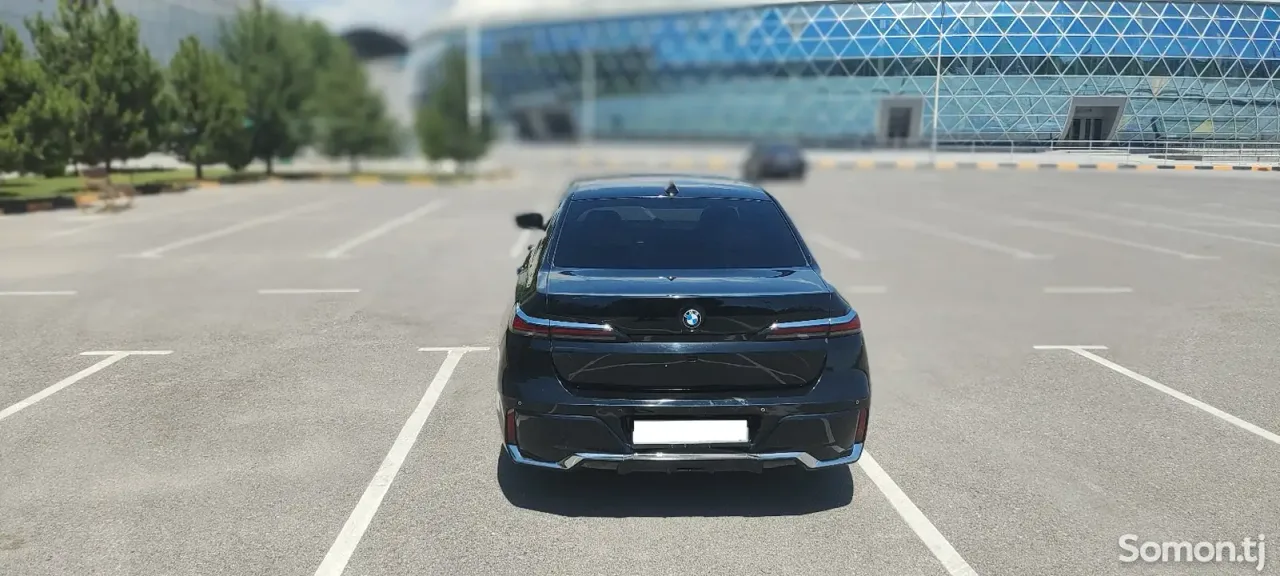 BMW 7 series 2012 · 4.4 AT