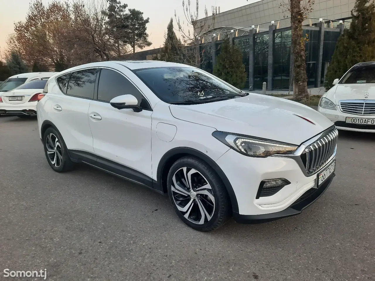 Hongqi E-HS3 2020 · 3.0 AT