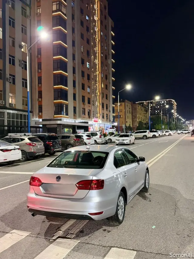 Volkswagen Jetta 2014 · 1.6 AMT