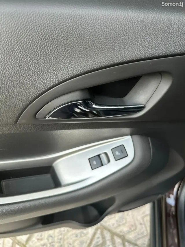 Chevrolet Orlando 2015 · 2.0 AT