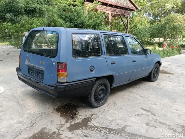 Opel Kadett 1987 · 1.6 MT