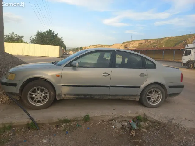 Volkswagen Passat 1997 · 1.8 MT