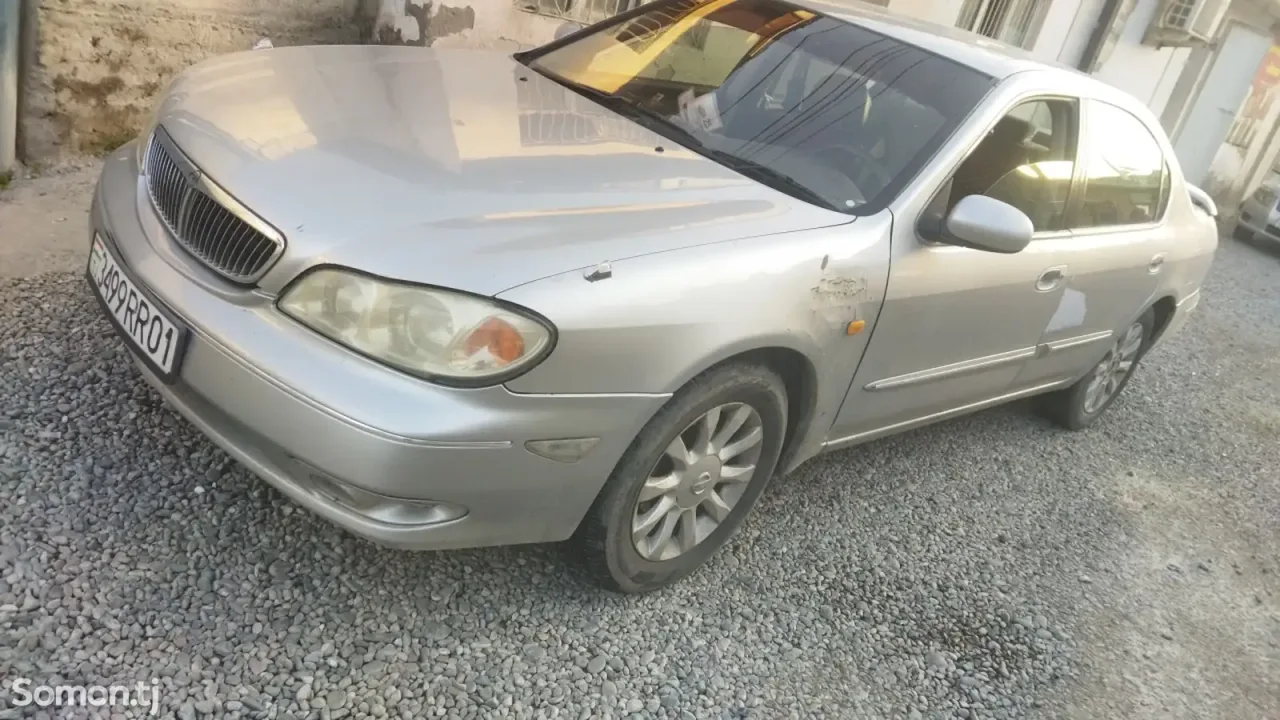 Nissan Maxima 2003 · 2.0 MT