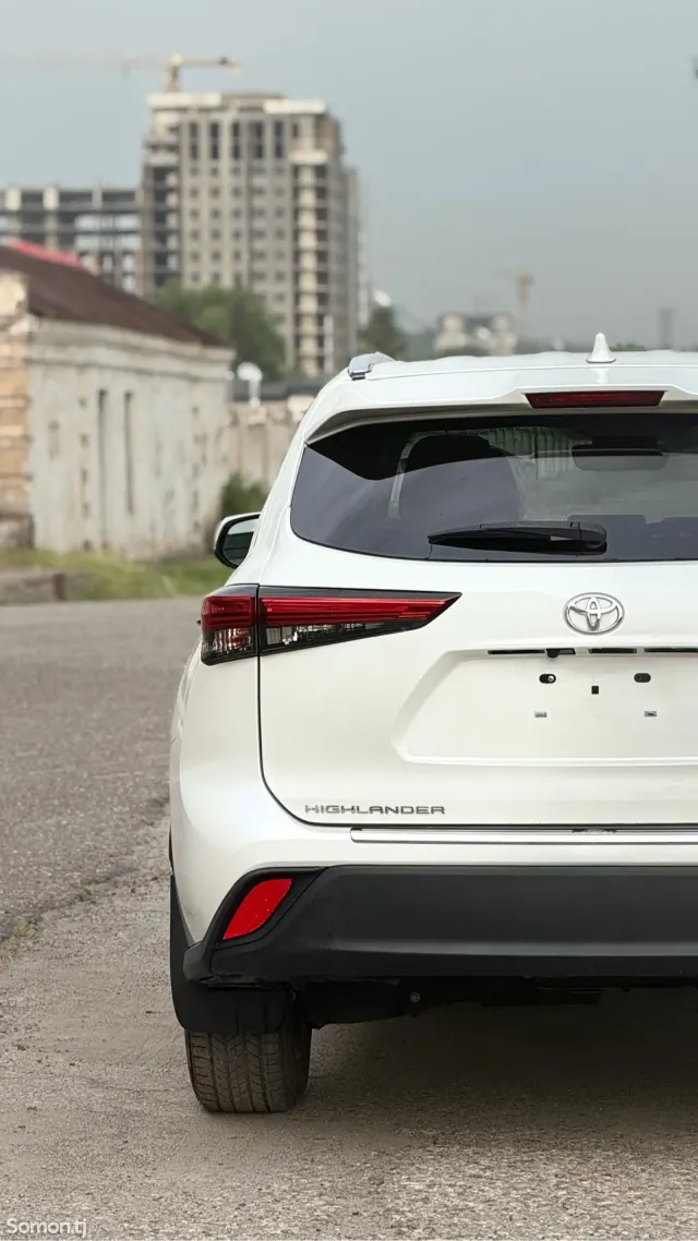 Toyota Highlander 2021 · 3.5 AT