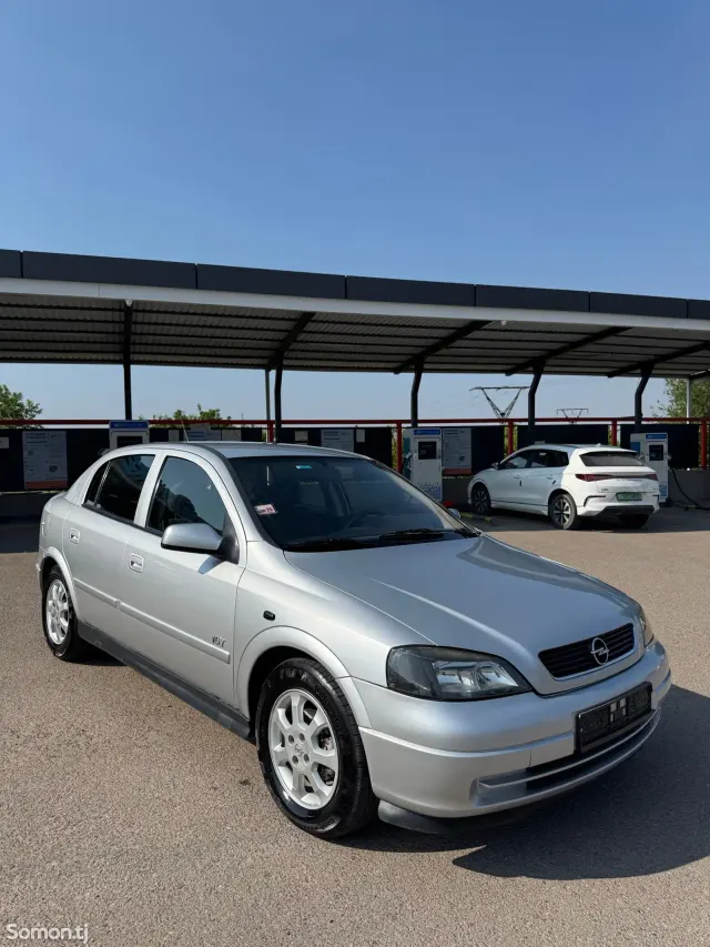 Opel Astra G 2002 · 1.6 AT