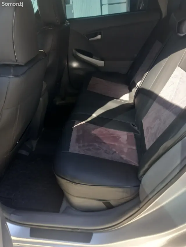 Toyota Prius 2010 · 1.8 AT