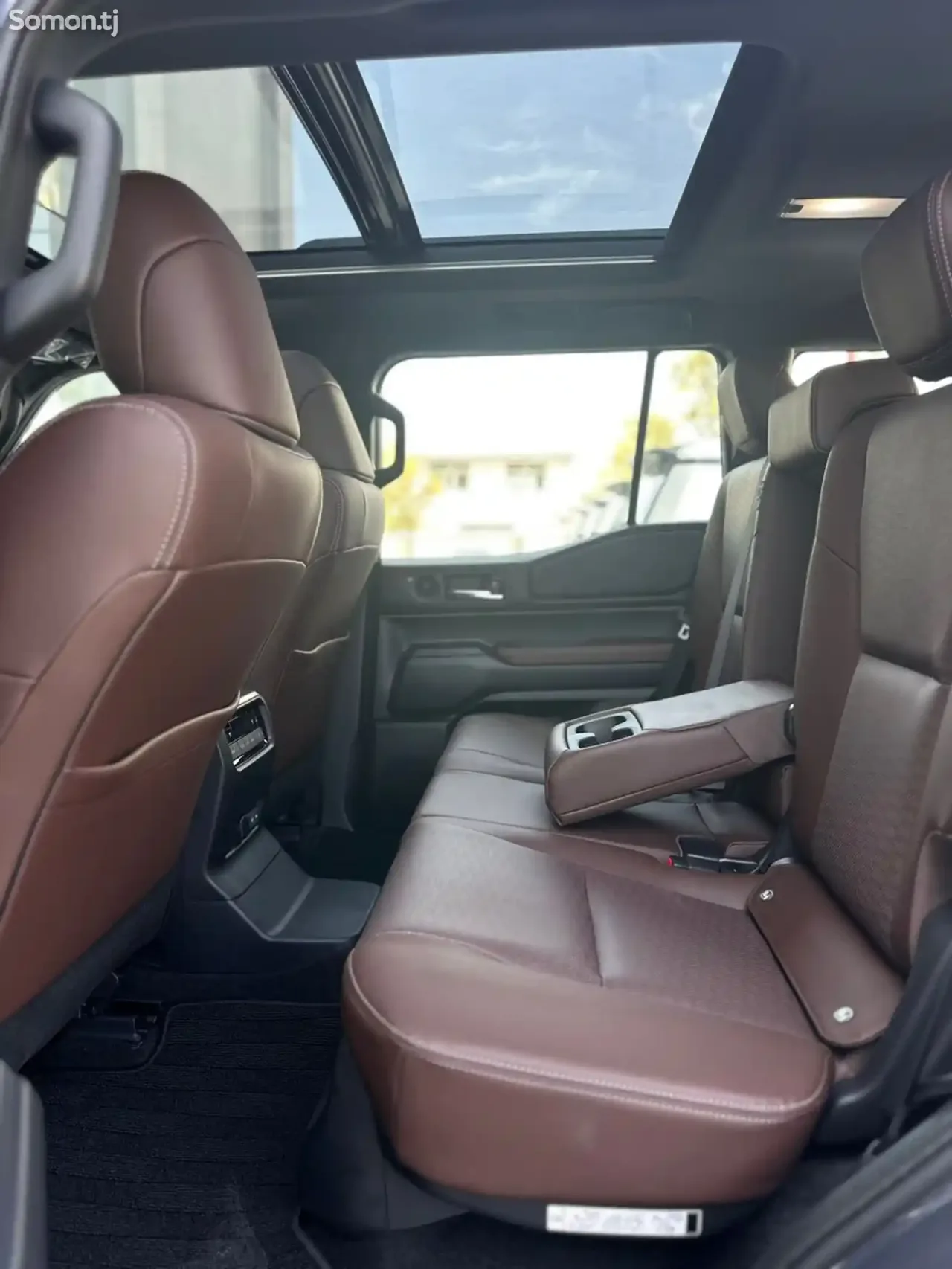 Toyota Land Cruiser Prado 2025 · 2.4 AT