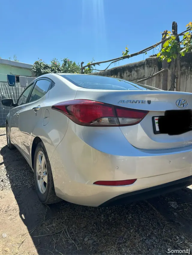 Hyundai Avante 2014 · 1.6 AT