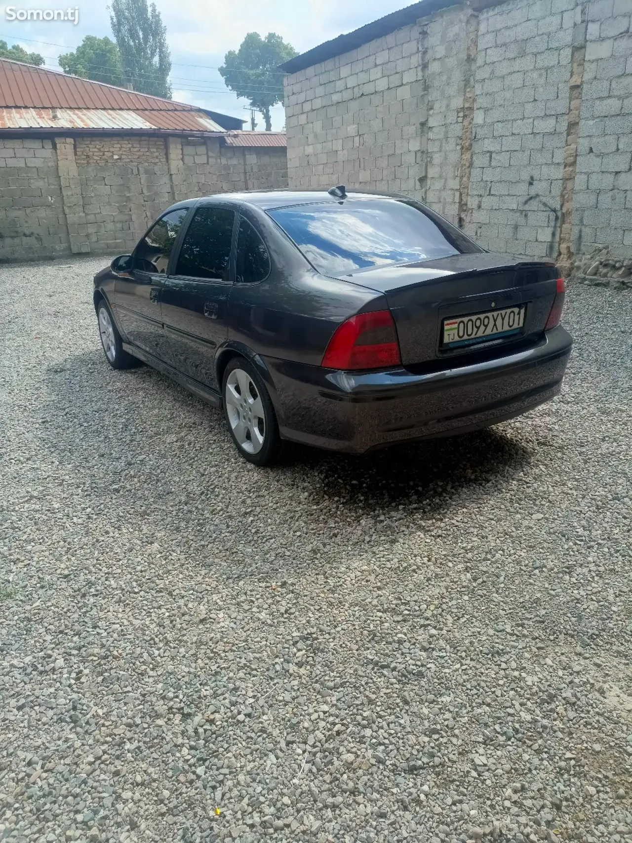 Opel Vectra B 2000 · 1.8 MT