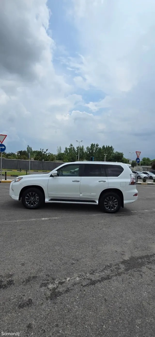 Lexus GX series 2015 · 4.6 AT