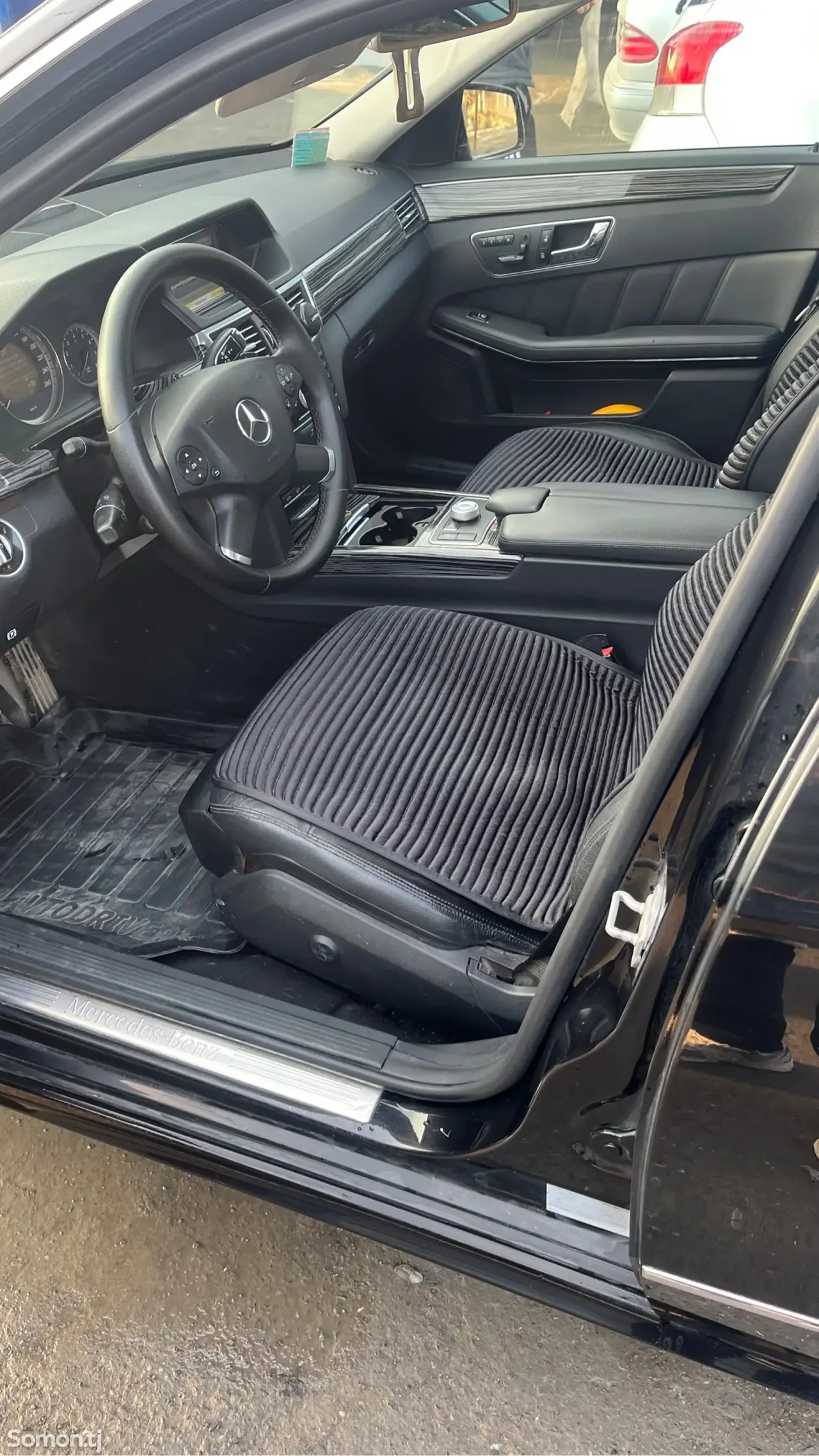 Mercedes-Benz E class 2011 · 3.0 AT