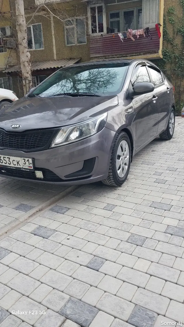 Kia Rio 2015 · 1.4 MT