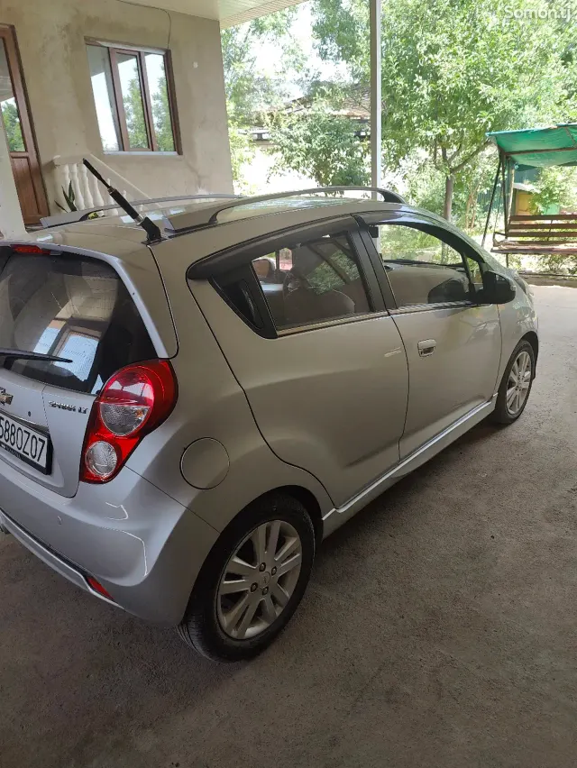 Chevrolet Spark 2015 · 1.3 AT