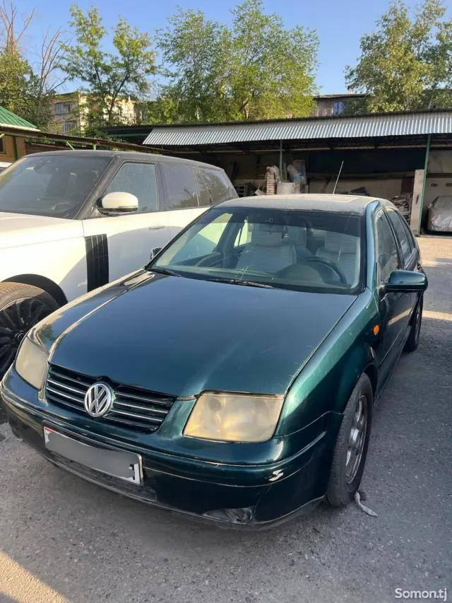 Volkswagen Bora 1999 · 1.6 AT
