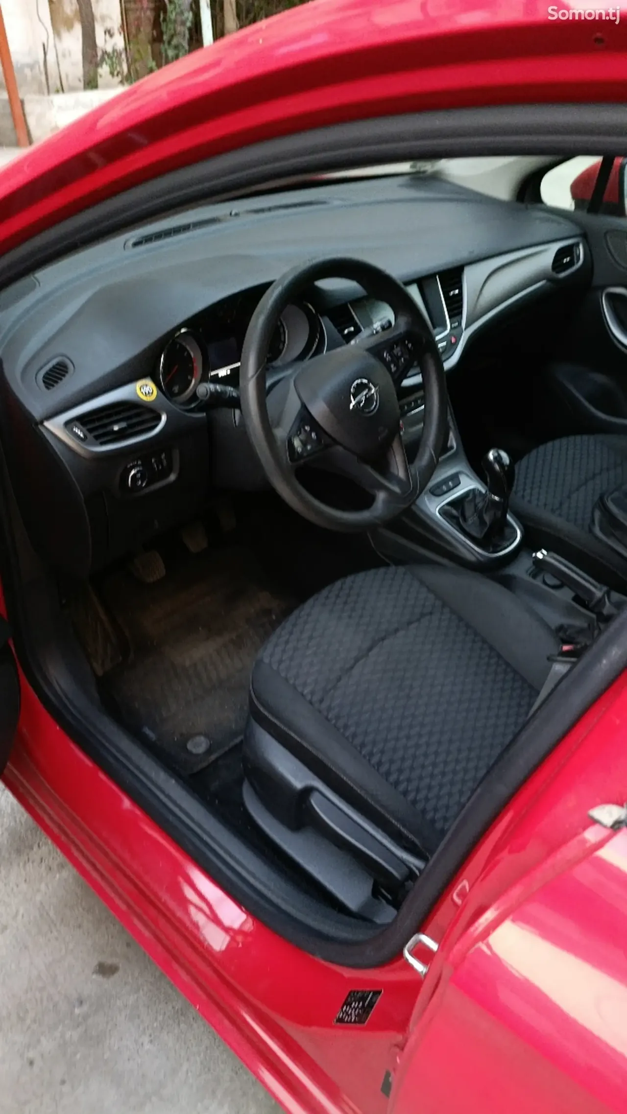 Opel Astra K 2016 · 1.1 MT