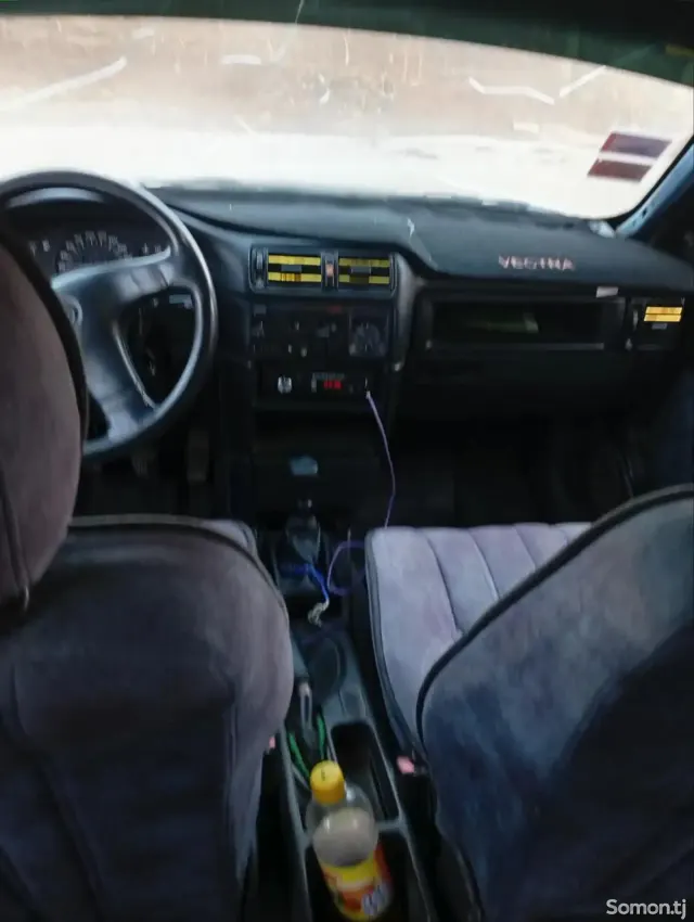 Opel Vectra A 1993 · 1.8 MT