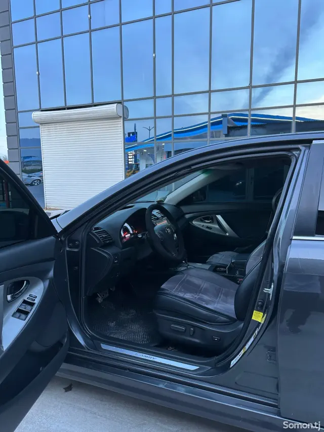 Toyota Camry 2011 · 2.5 AT
