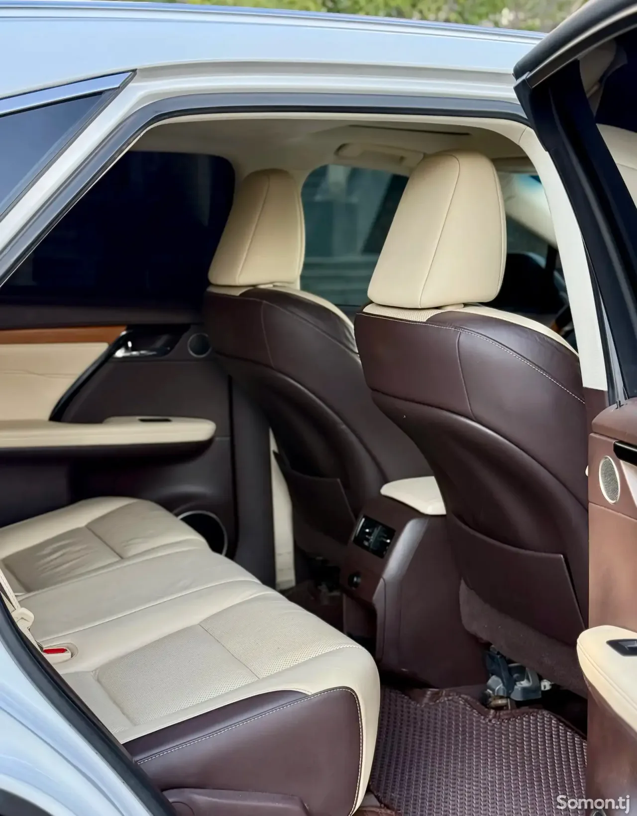 Lexus RX series 2017 · 3.5 AT