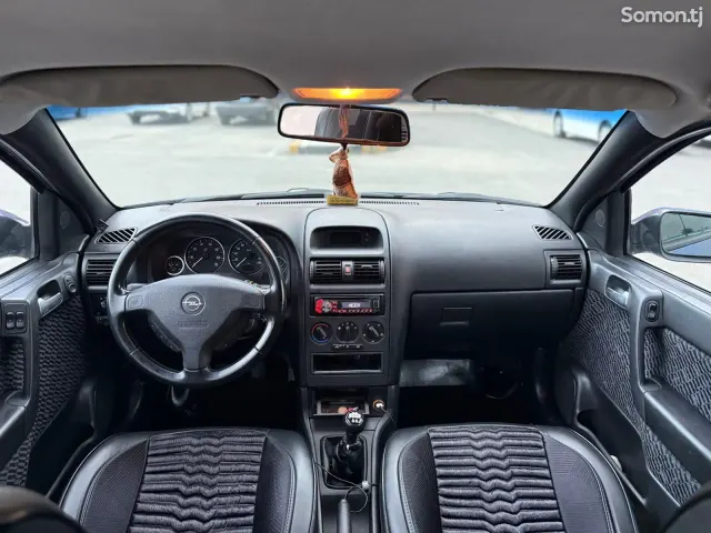 Opel Astra G 2001 · 1.6 MT