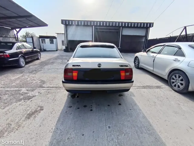 Opel Vectra A 1991 · 1.8 MT