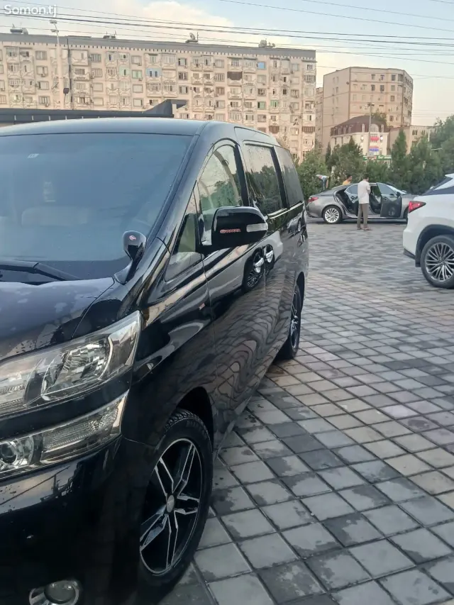 Toyota Vellfire 2014 · 2.4 AT