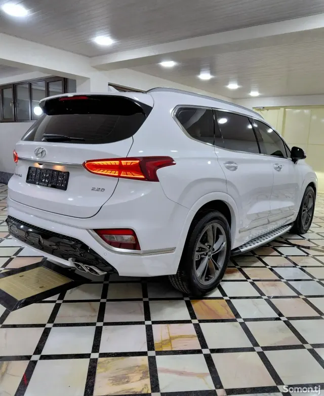 Hyundai Santa Fe 2018 · 2.2 AT