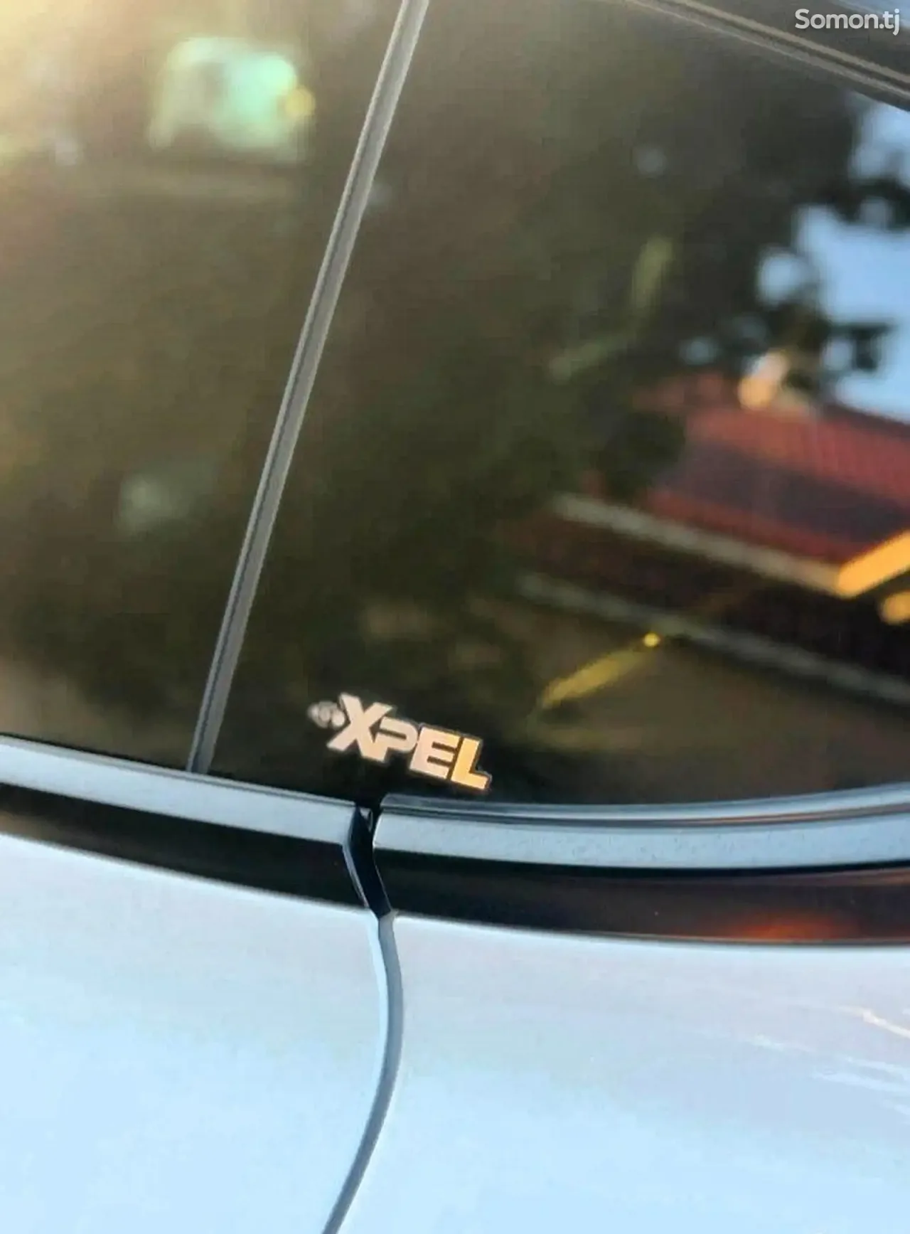 Tesla Model Y 2021 · AT