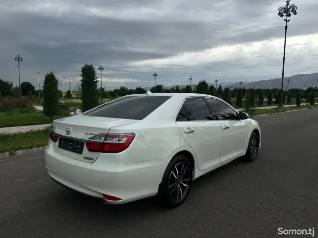 Toyota Camry 2017 · 2.5 AT