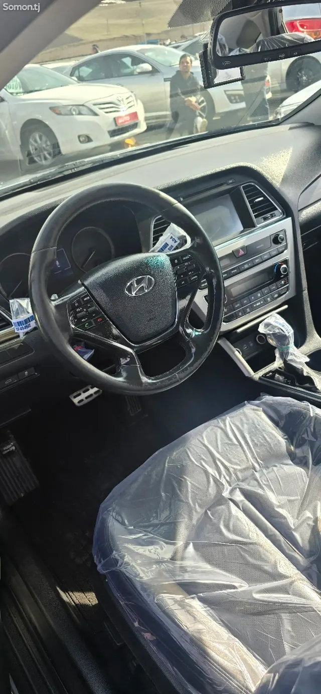 Hyundai Sonata 2015 · 2.0 AT
