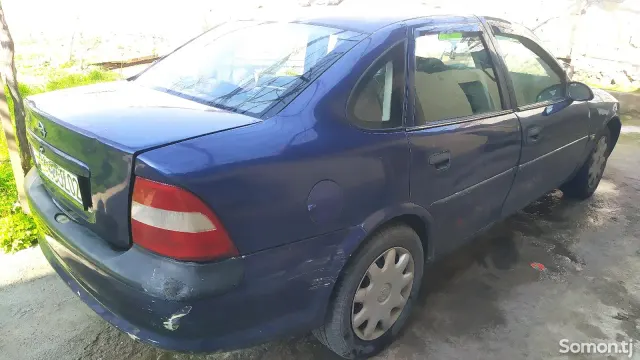 Opel Vectra B 1995 · 1.6 MT
