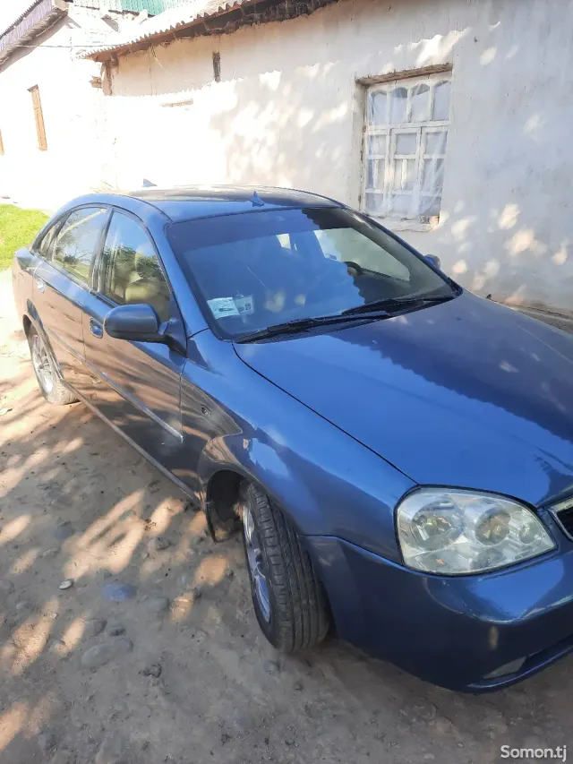 Chevrolet Lacetti 2004 · 1.6 MT