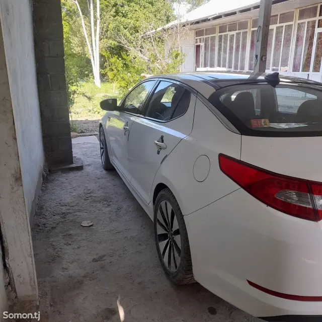 Kia K5 2010 · 2.0 AT