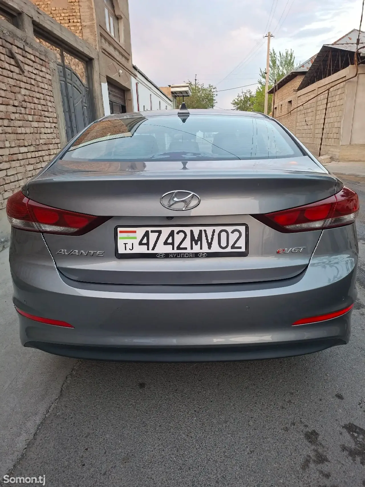 Hyundai Avante 2015 · 1.6 AT