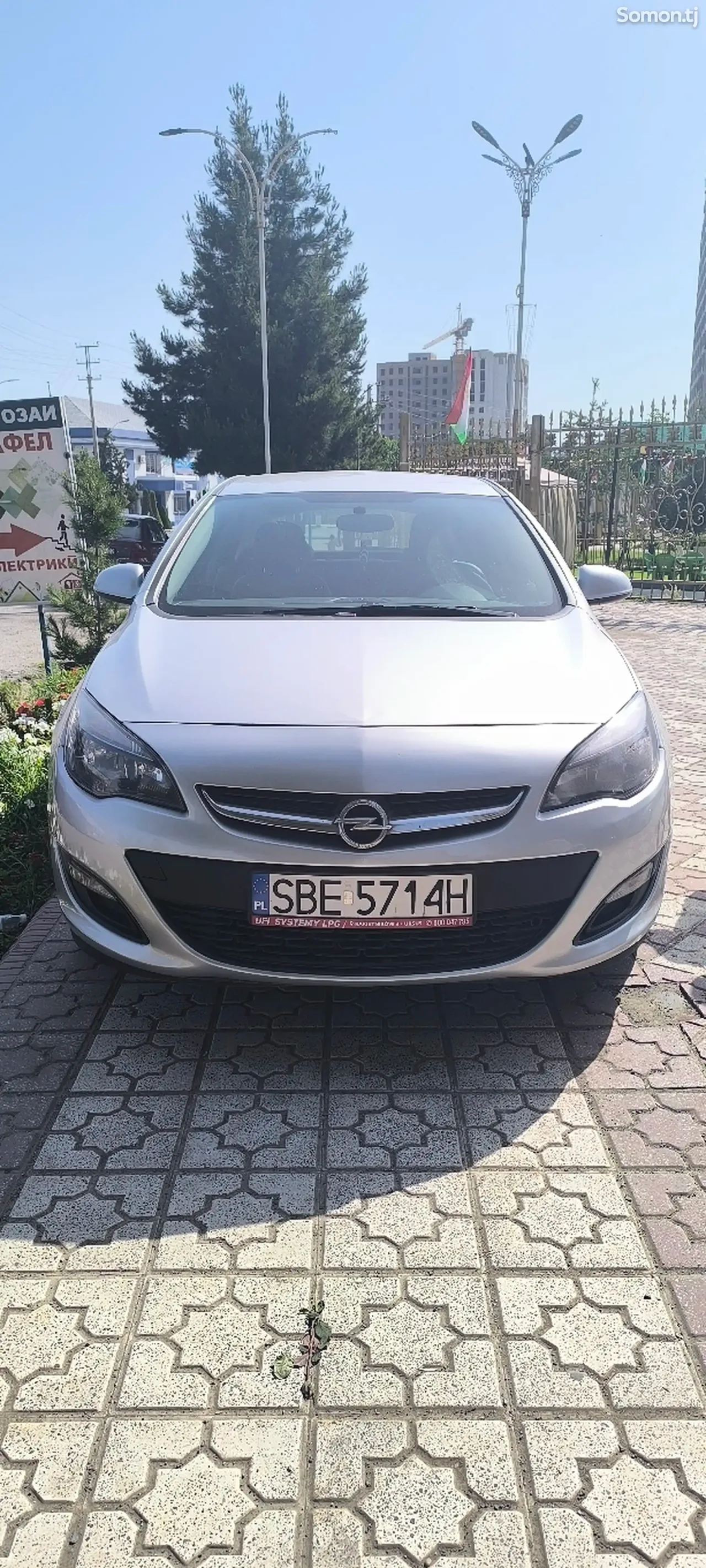 Opel Astra J 2014 · 1.4 MT