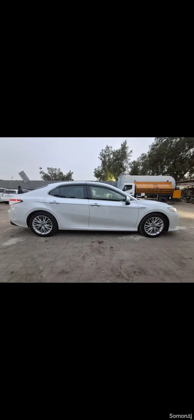 Toyota Camry 2018 · 2.5 AT