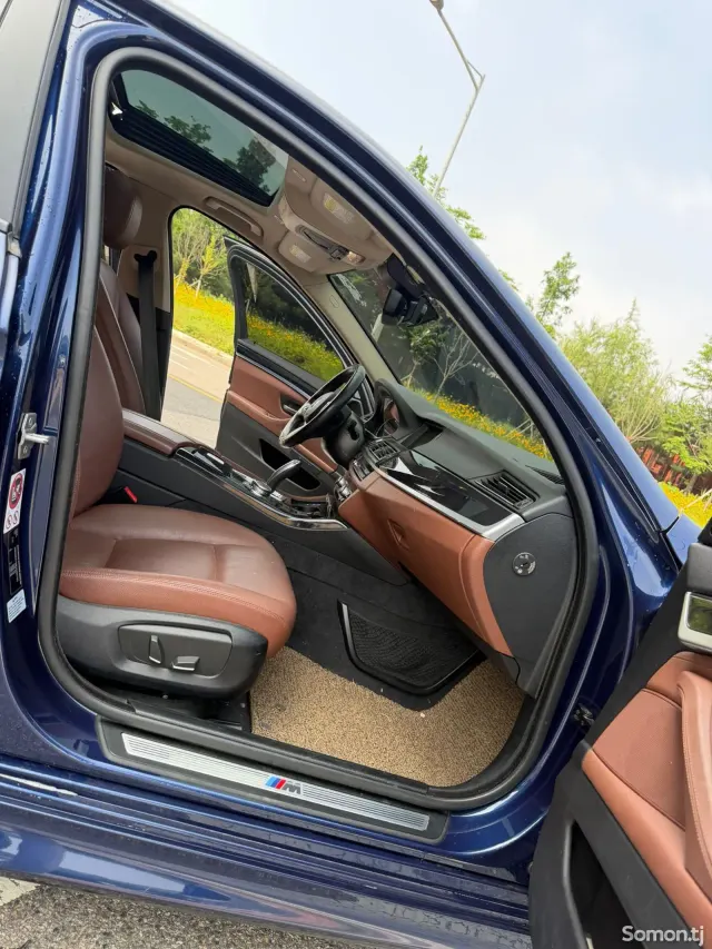 BMW 5 series 2016 · 2.0 AT