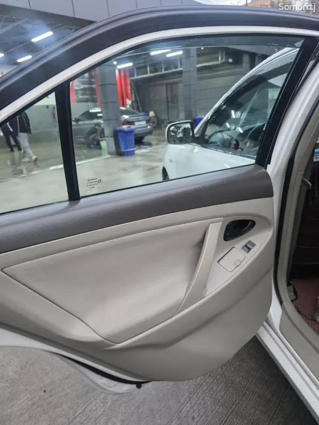 Toyota Camry 2011 · 2.5 AT