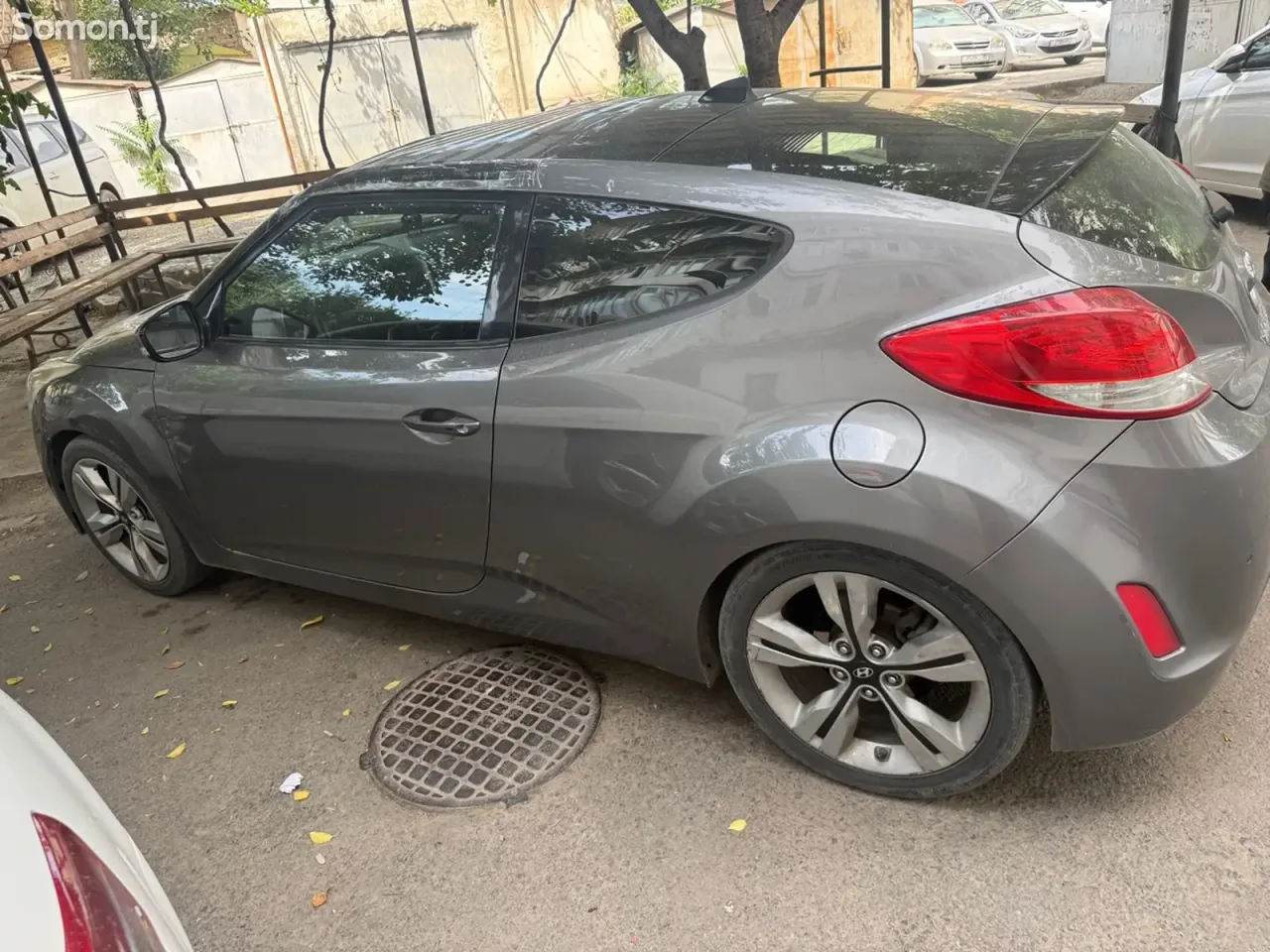 Hyundai Veloster 2011 · 1.6 AT