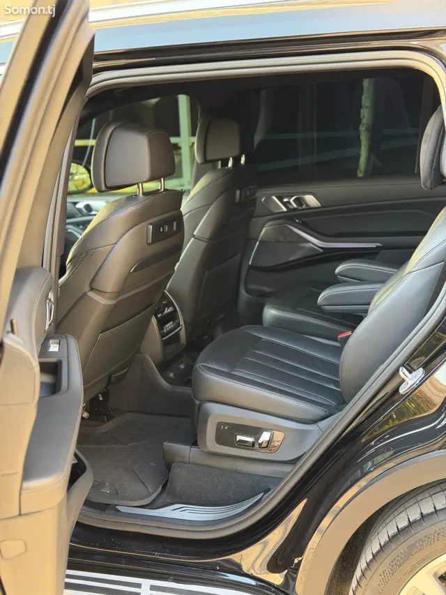 BMW X7 2020 · 4.0 AT