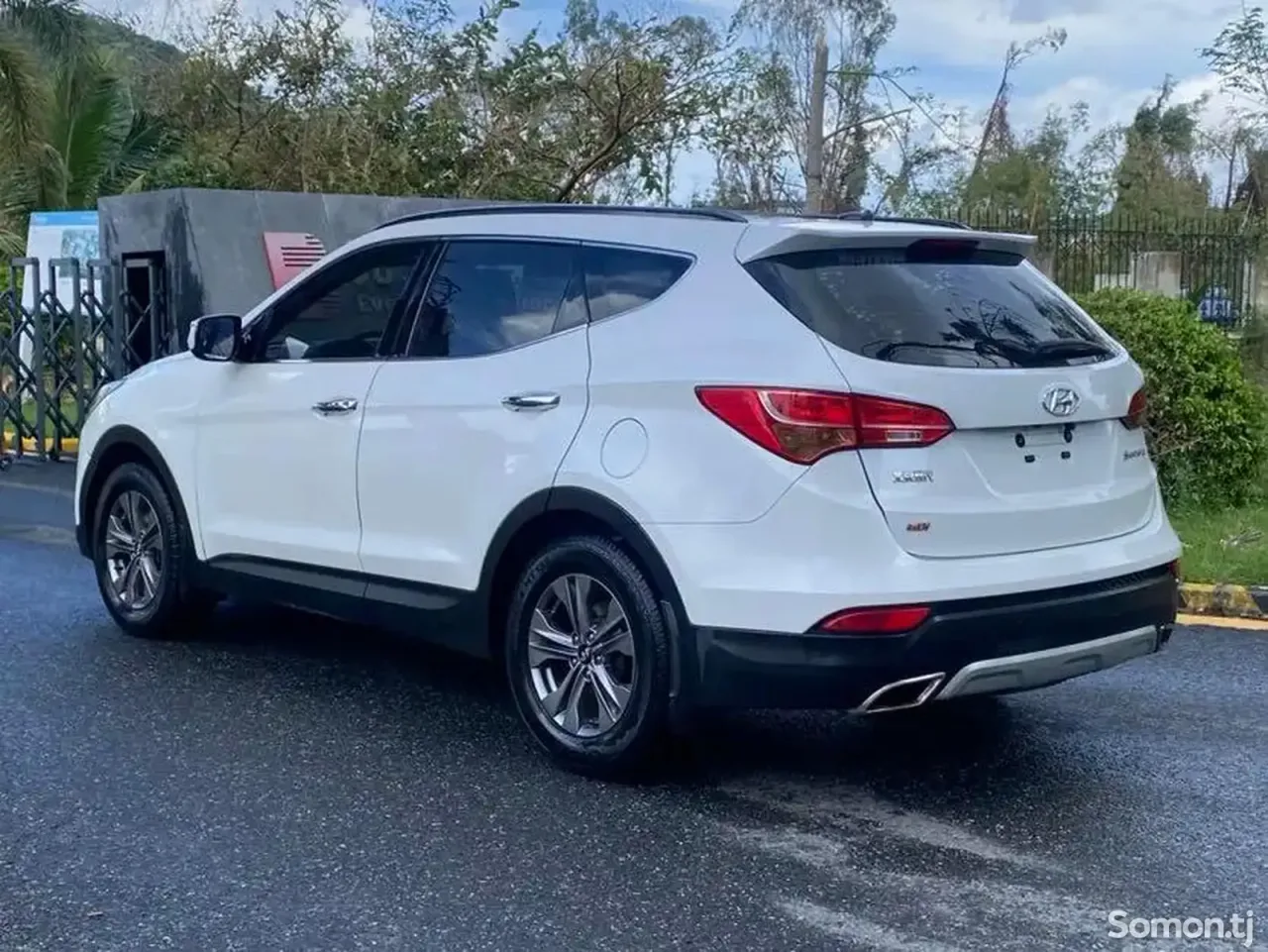 Hyundai Santa Fe 2015 · 2.4 AT