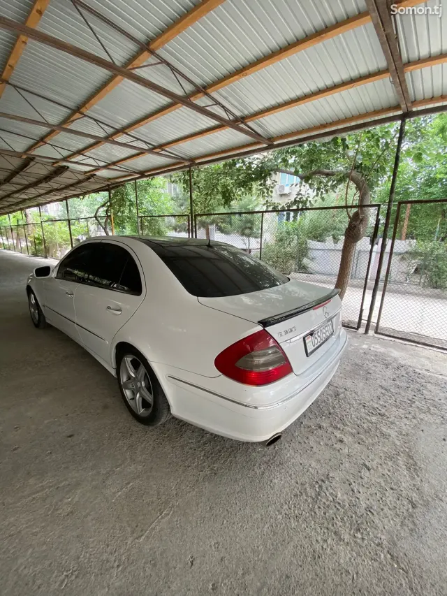 Mercedes-Benz E class 2009 · 3.5 AT