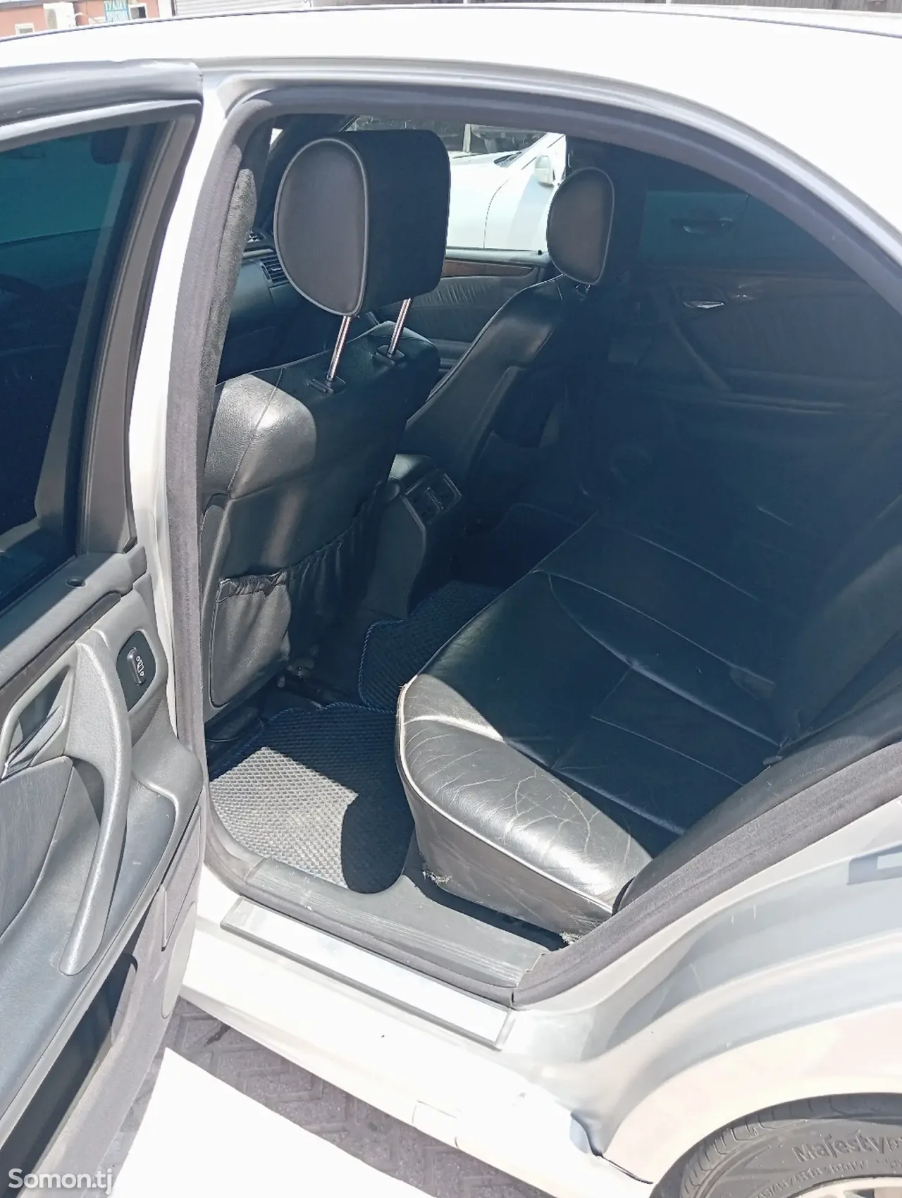 Mercedes-Benz C class 1999 · 4.3 AT