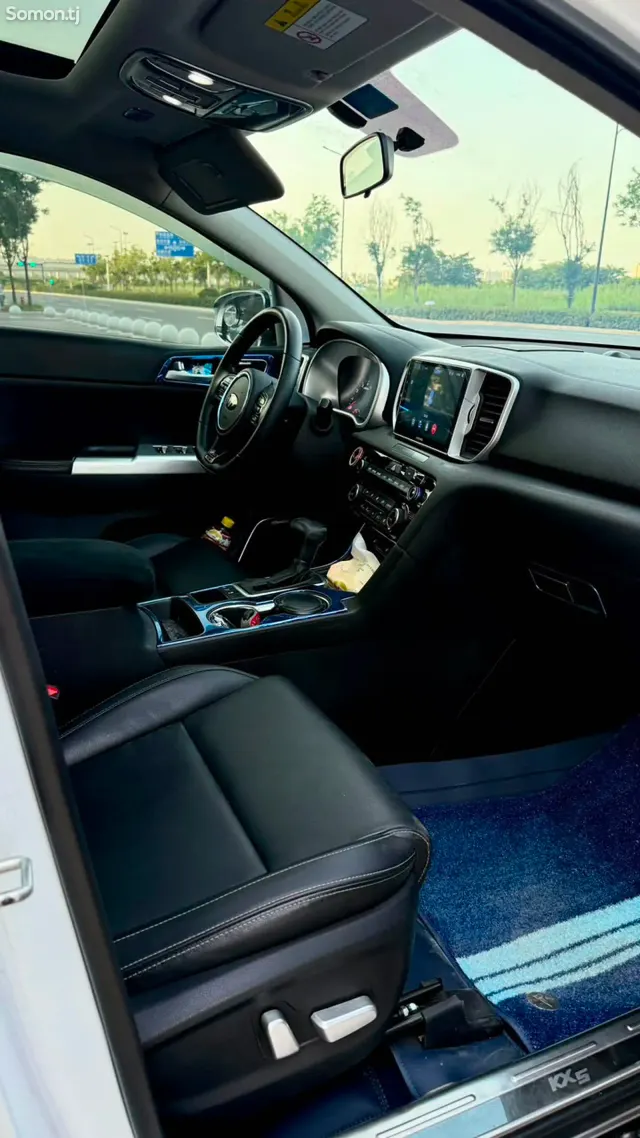 Kia K5 2016 · 1.6 AT