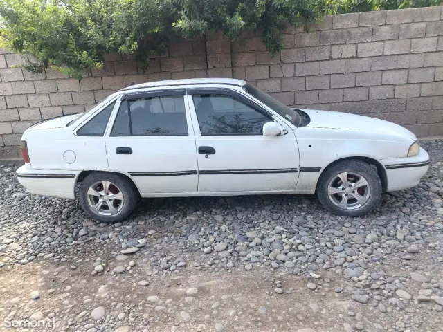 Daewoo Nexia 1994 · 1.6 MT