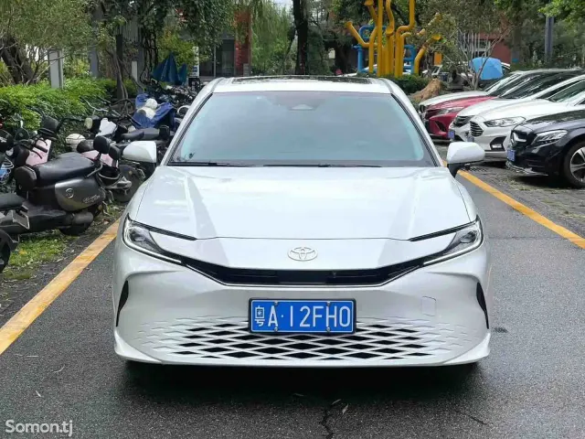 Toyota Camry 2025 · 2.0 AT