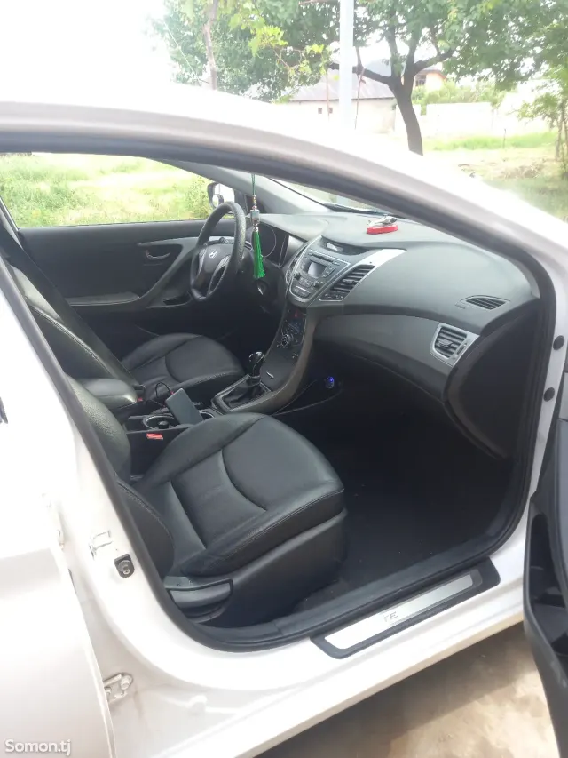 Hyundai Avante 2014 · 1.6 AT