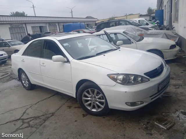 Toyota Camry 2004 · 3.0 AT